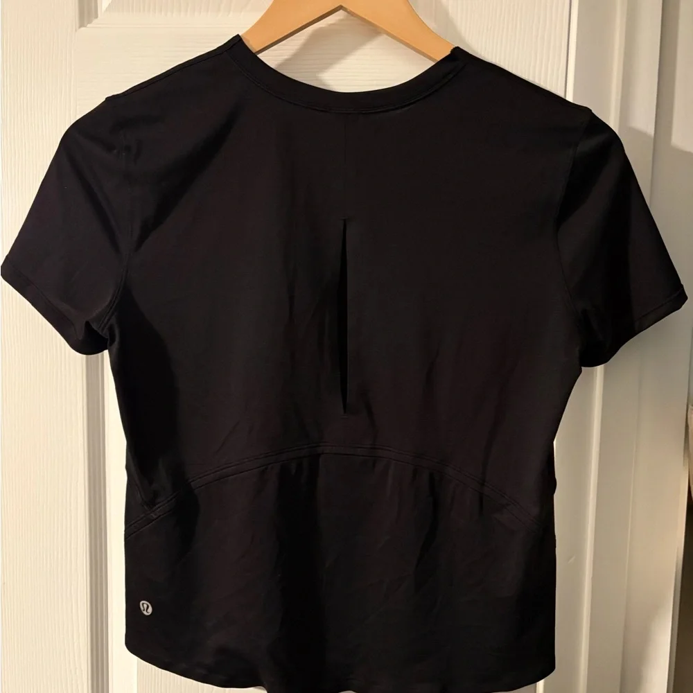 Lululemon Black Short Sleeve Performance Tee - Picture 3 of 4